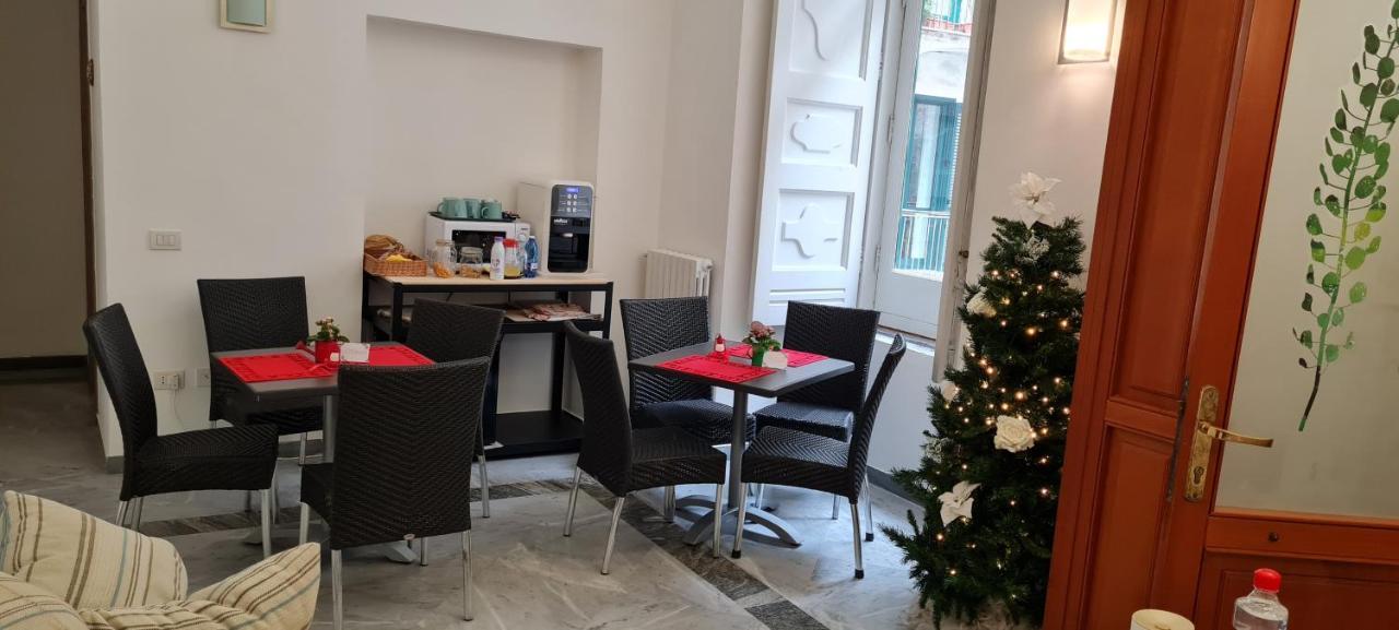 Le Ginestre In Centro Panzió Salerno Kültér fotó
