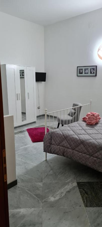 Le Ginestre In Centro Panzió Salerno Kültér fotó