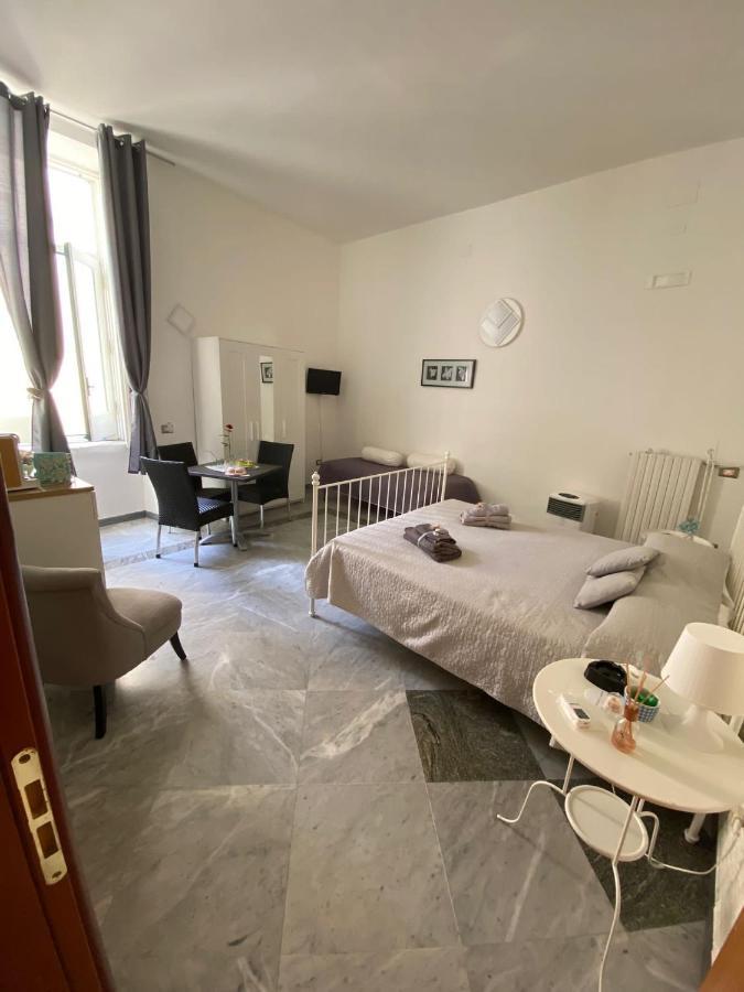 Le Ginestre In Centro Panzió Salerno Kültér fotó